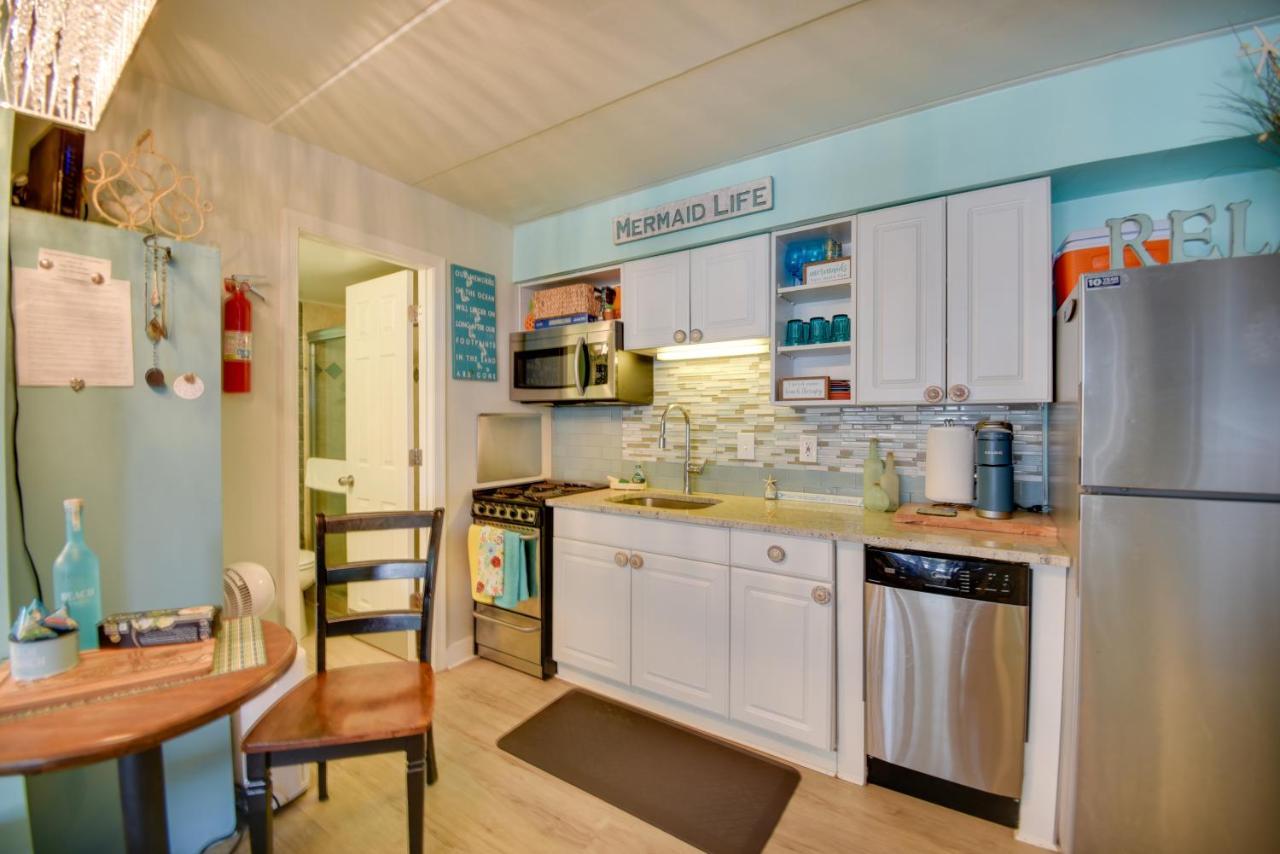 Chic Virginia Beach Retreat - Pool, Steps To Beach 外观 照片