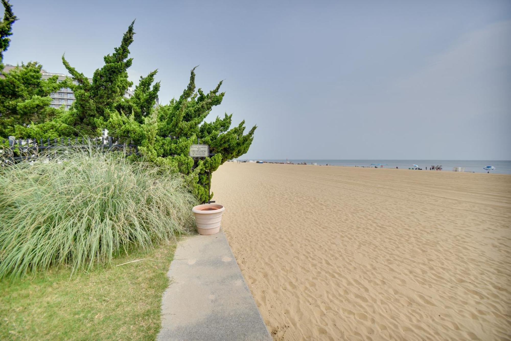 Chic Virginia Beach Retreat - Pool, Steps To Beach 外观 照片
