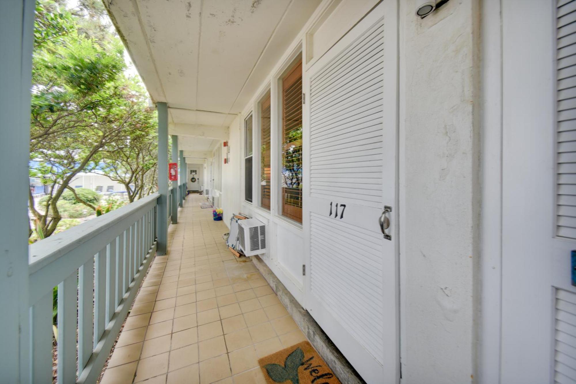 Chic Virginia Beach Retreat - Pool, Steps To Beach 外观 照片